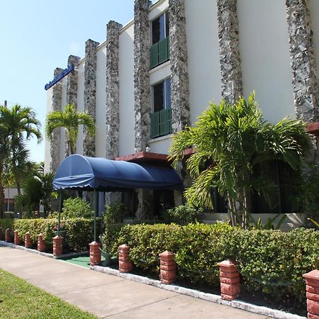 Hotel Chateaubleau Coral Gables Exterior foto